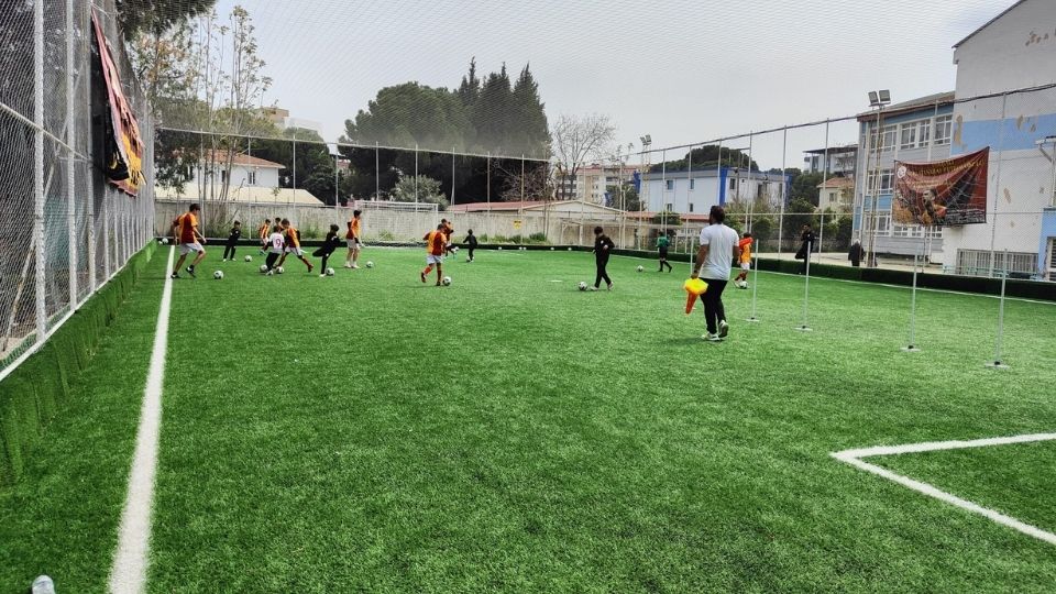 Torbalı Ertuğrul Halı Saha, Torbalı Ertuğrul Halı Saha Fiyatları, Torbalı Ertuğrul Halısaha, Torbalı Ertuğrul En Yakın Halı Saha